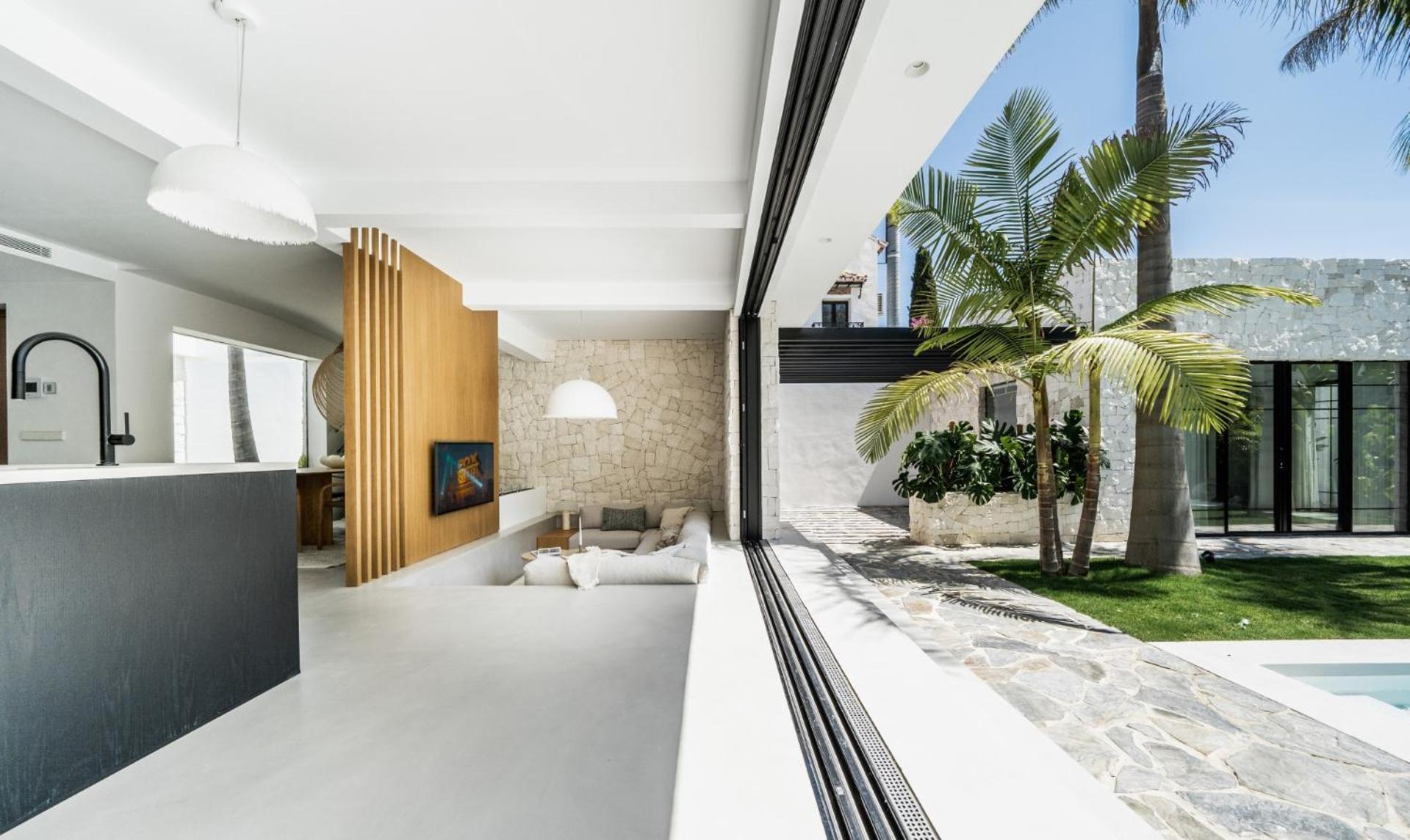 Matda Beachfront Puente - Villa Marbella